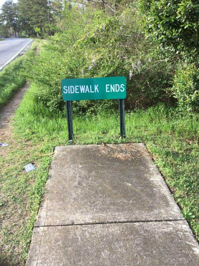 30 Signs Discovered In Nature That Are Hilariously Chaotic
