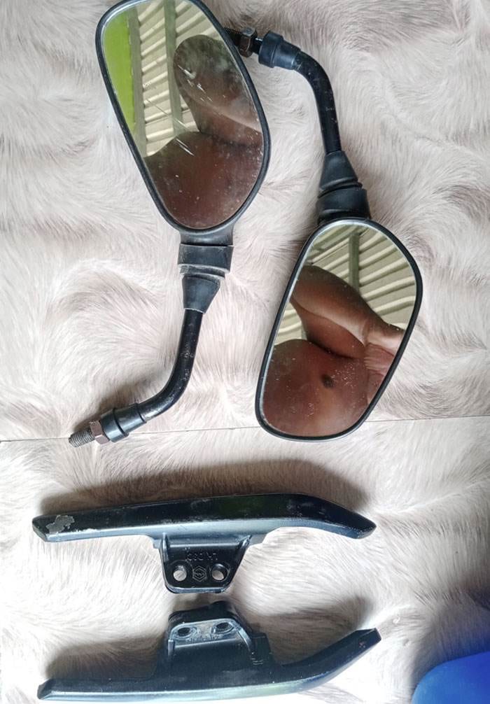 Funny Pics People Selling Mirrors 15 660E461A1D7Ae 700