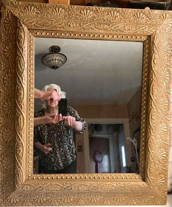30 SideSplitting Mirror Selling Memes