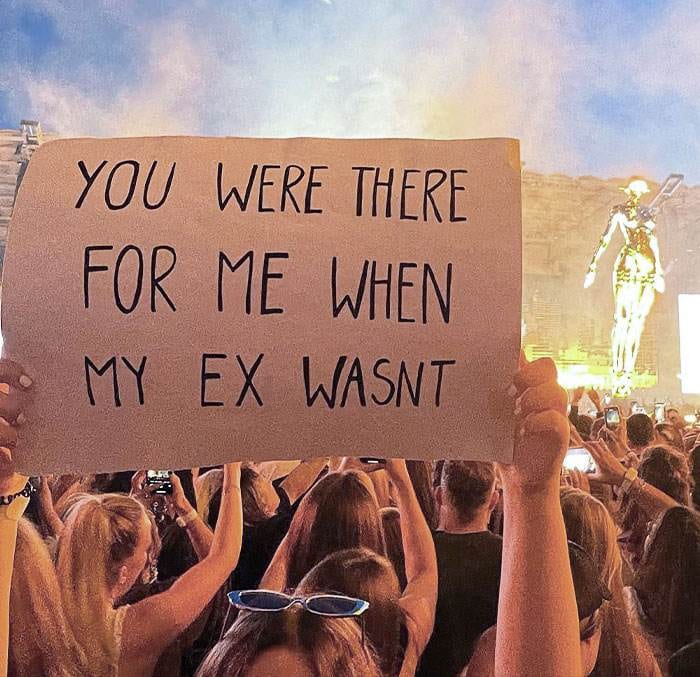30 Hilarious Fan Posters That No One Could Be Mad About