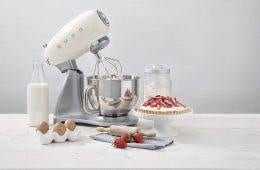 Smeg 50'S Retro Cream Stand Mixer: Vintage Charm Meets Modern Performance