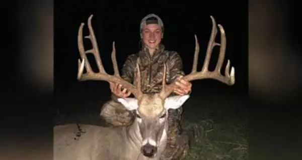 14 Year Old Tags Record Buck In Oklahoma 003