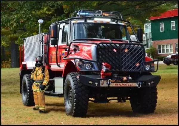 Meet The Bulldog 4X4 Fire Truck Pics 002