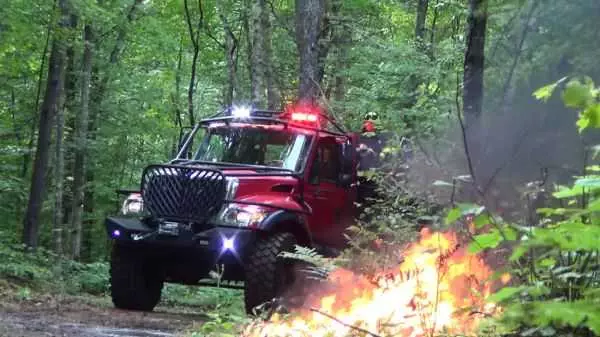 Meet The Bulldog 4X4 Fire Truck Pics 007