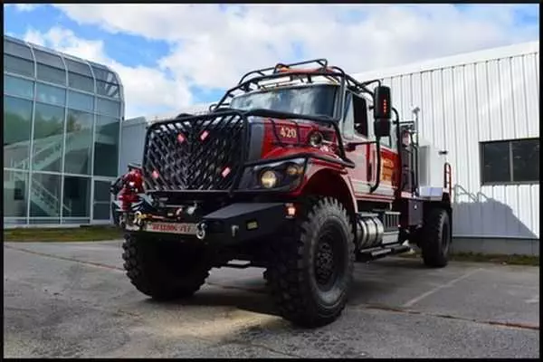 Meet The Bulldog 4X4 Fire Truck Pics 009