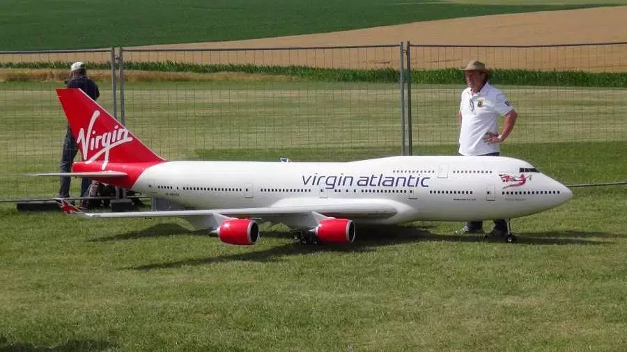 Biggest Rc Airplane In The World  A Virgin Atlantic Boeing 747400 Video Featured