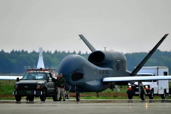 Meet The Air Force Rq4B Global Hawk  America'S Biggest Uav Pictures 004