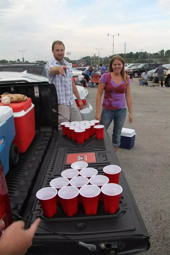 The Penda Tailgate Beer Pong Table Pictures 001