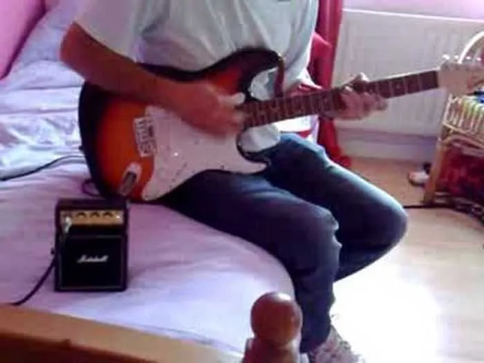 Marshall Ms2 Mini Guitar Amplifier Pictures 009