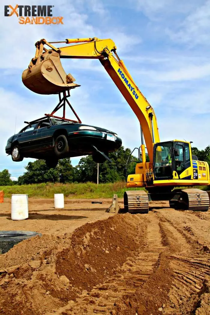 Extreme Sandbox  Drive Heavy Equipment And Smash Cars 005