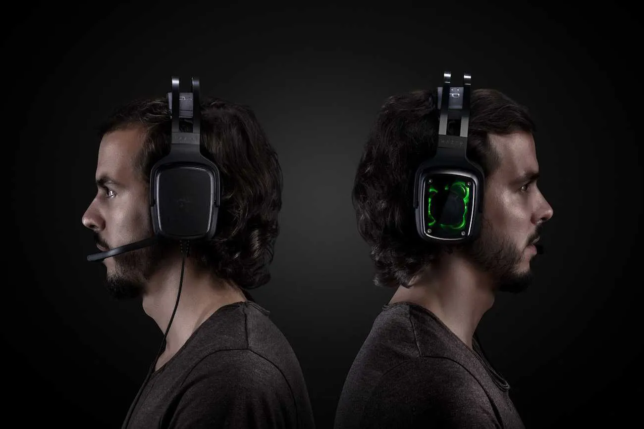 Razer Tiamat 7.1 V2 Models Posing