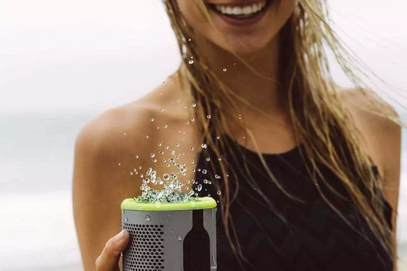 Playing The Braven Stryde 360 Waterproof Speaker While Submerged In Water
