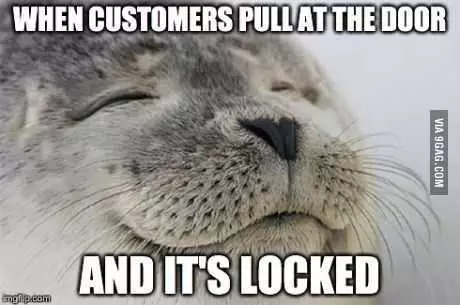Funny Customerspulldoor