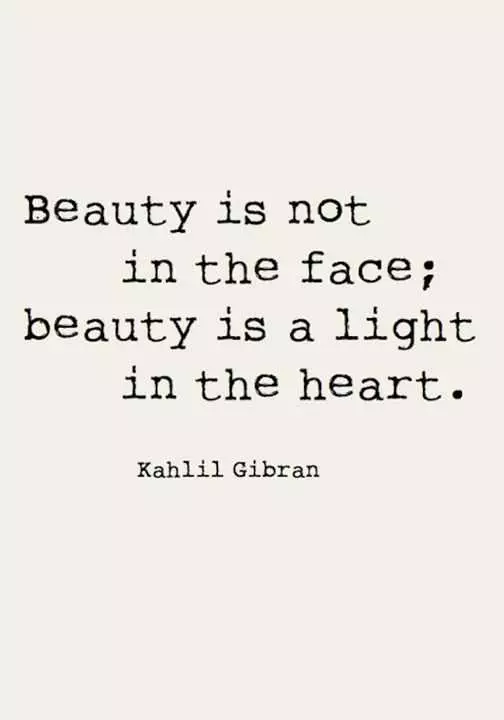 Quote Beauty Light Face