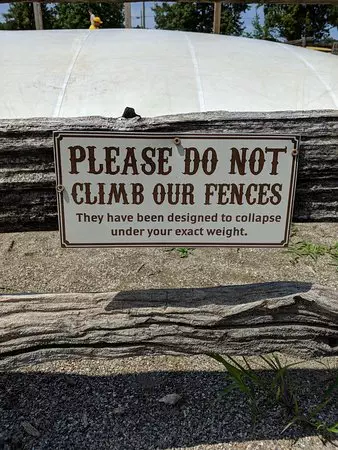 15 Funny Signs To Laugh At And Share With Friends