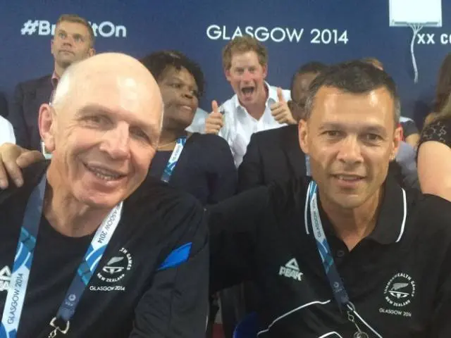 30 Epic Celebrity Photobombs You Must See
