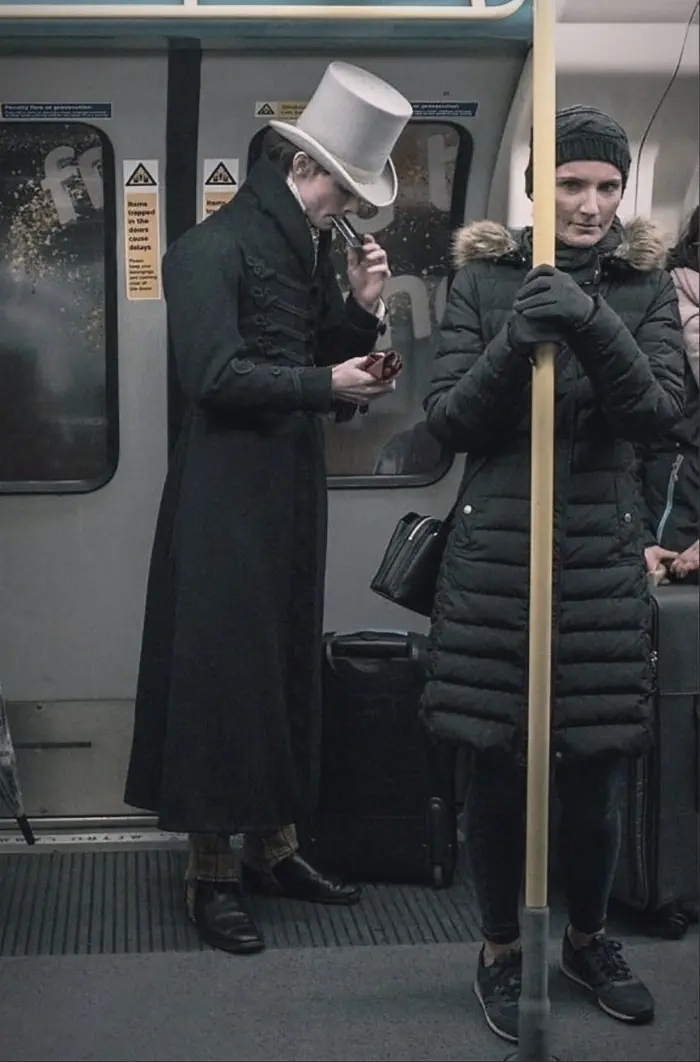 30 Strange And Weird Pictures Taken On The Subway