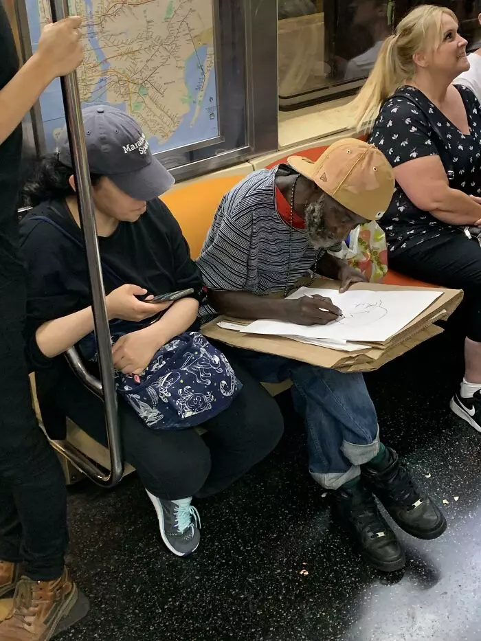 30 Strange And Weird Pictures Taken On The Subway