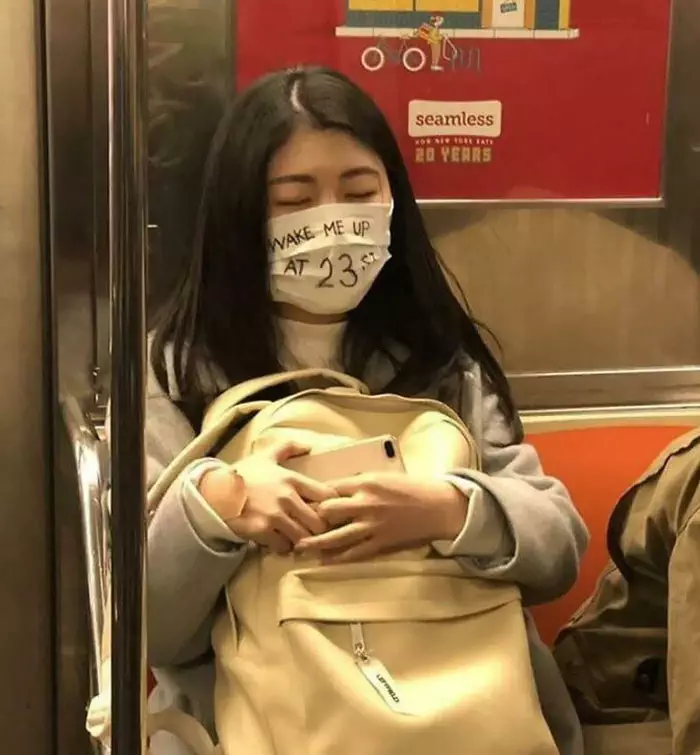 30 Strange And Weird Pictures Taken On The Subway
