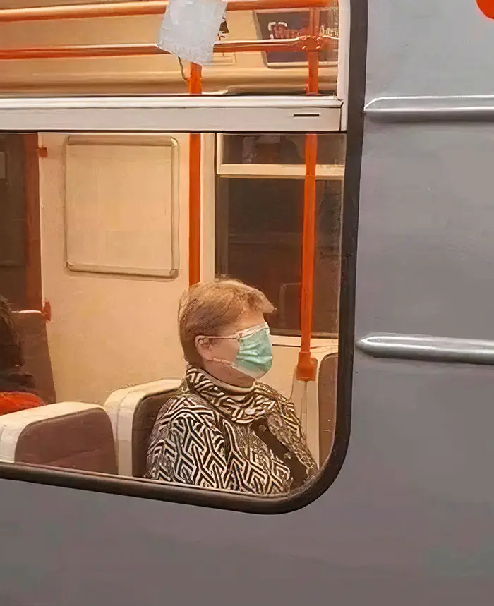 30 Strange And Weird Pictures Taken On The Subway