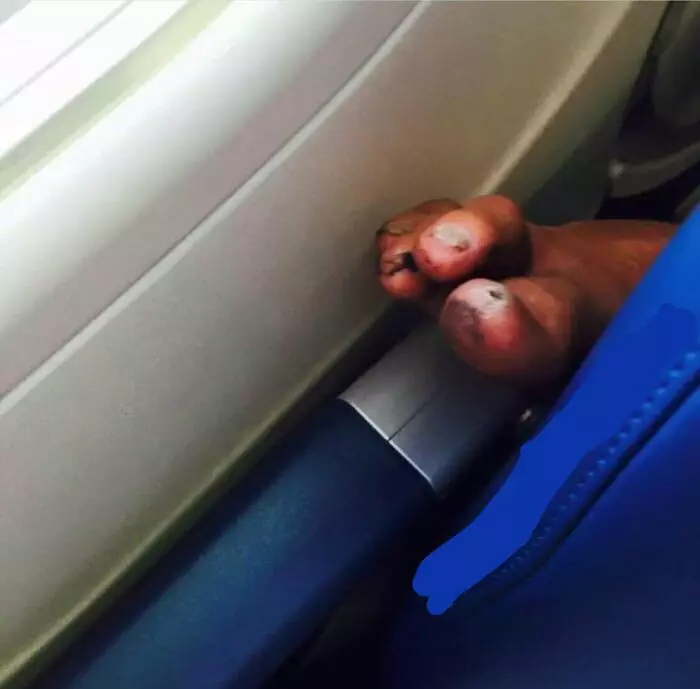 30 Of The Absolute Worst Airport Passengers In The World