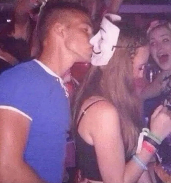 30 Spectacularly Weird Pictures That Will Definitely Confuse You