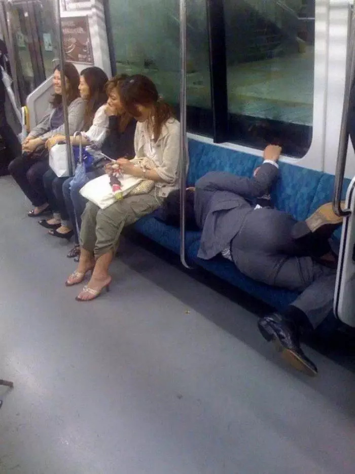 30 Weirdly Funny Unexplained Japanese Pictures With Out Any Context