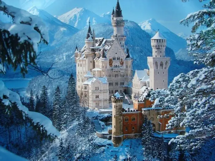 40 Of The Most Beautiful Historic Castles