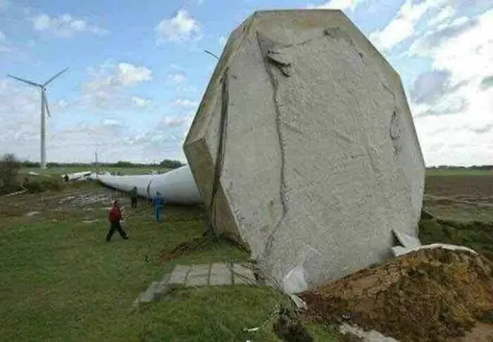 30 Epic Fails And Accidents That Costed Fortunes