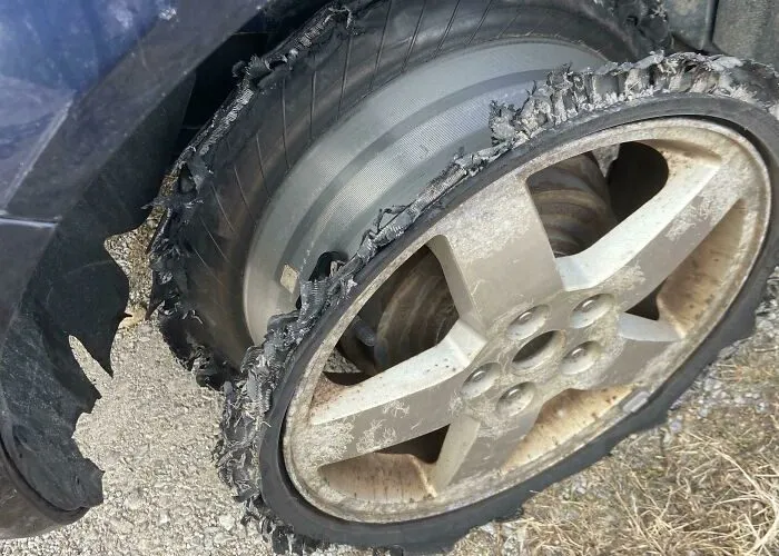 30 Hilarious Pics That Show The Level Of Nonsense Mechanics Have To Deal With