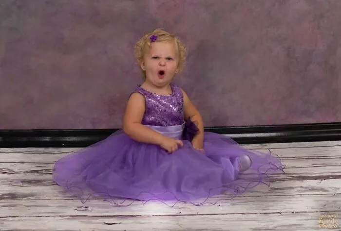 30 ‘Awkward Family Photos' To Cringe At