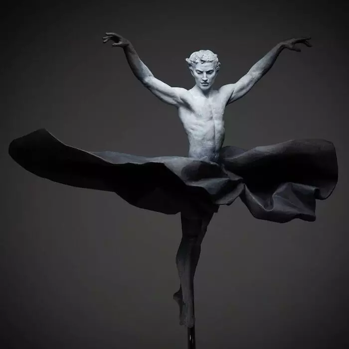 30 Amazing Pictures Of Sculptures That Are Both Breathtaking And Unbelievable 