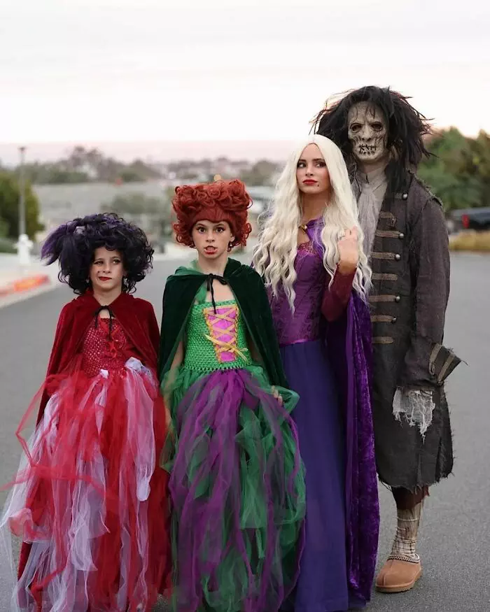 30 Awesome Pics Of Celebs Who Stole Halloween Show