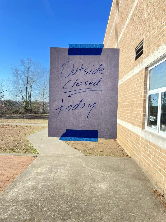 Sign 4 637B89B3B5B0F 700