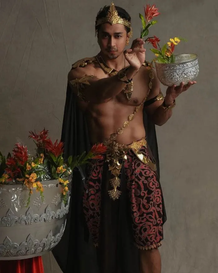 1 36 63F4Bb31C6579 700