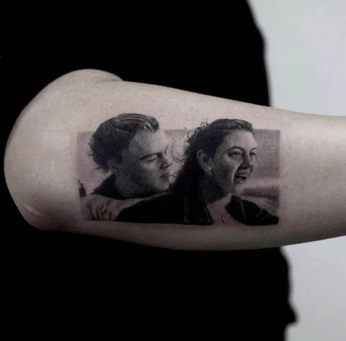 25 641D6E9476D3D 700