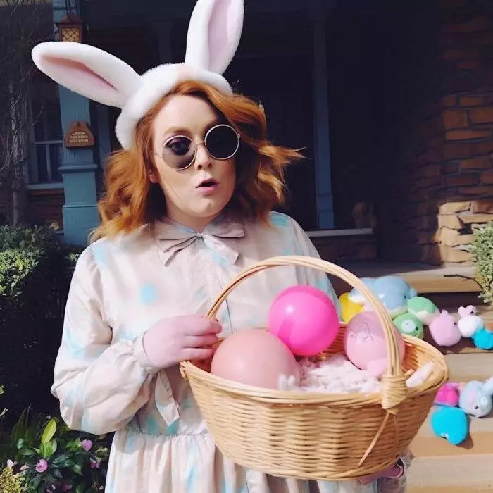 30 Images Of Unlikely Celebrities Dressed Up For Easter
