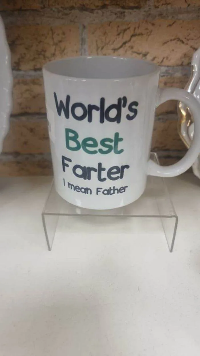 30 Extremely Random And Unhinged People Found In Charity Shops