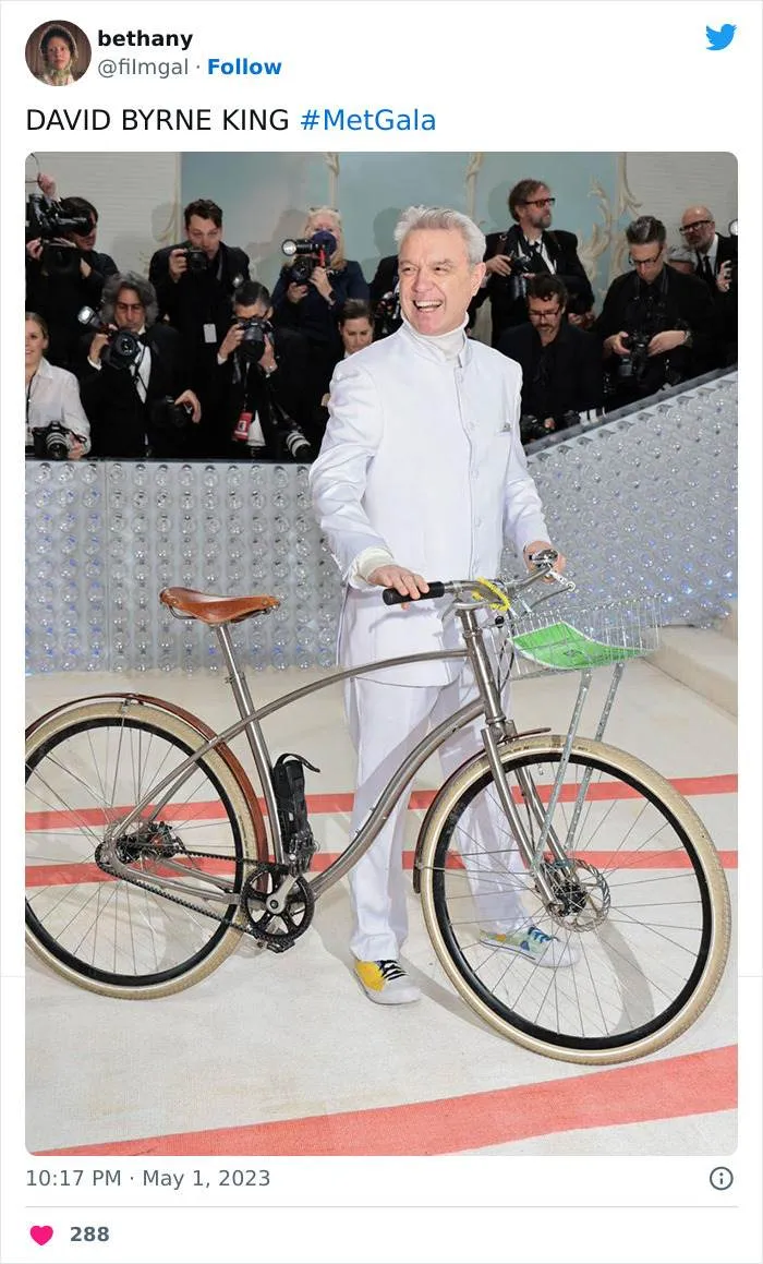 30 Of The Most Beautiful And Bizarre Outfits From The Met Gala