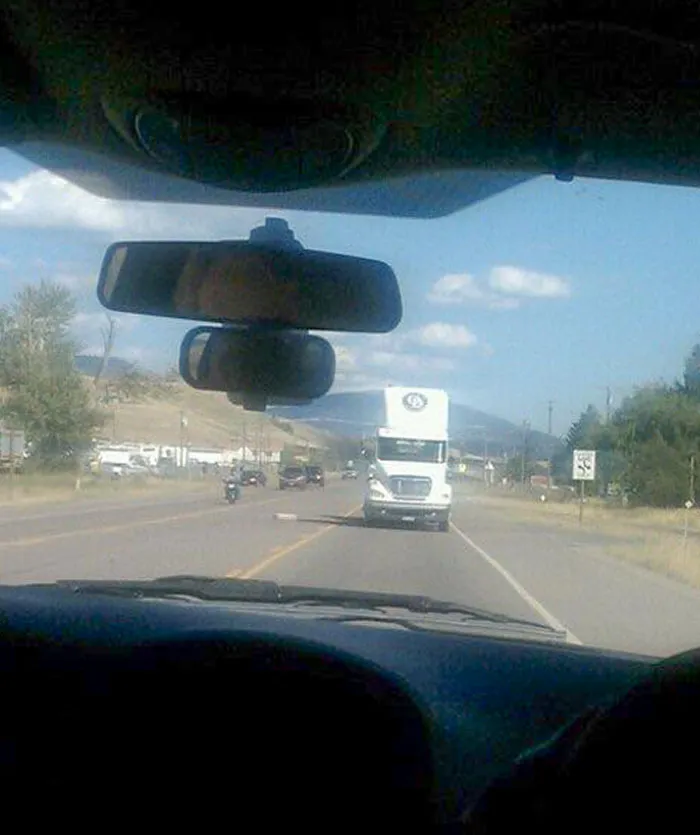 Unintentionally Creepy Jump Scare Photos 25 64E707629E60A 700