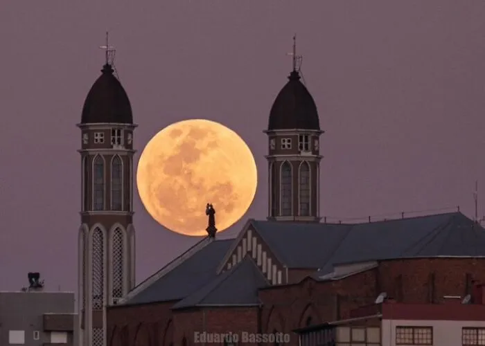 30 Breathtaking Blue Moon Pictures