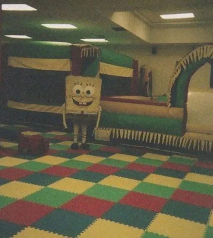 30 Eerily Unexplained Spaces: Creepiness Captured In Images