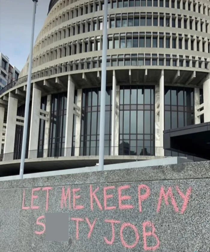 44 651Ad5929A6Eb 700