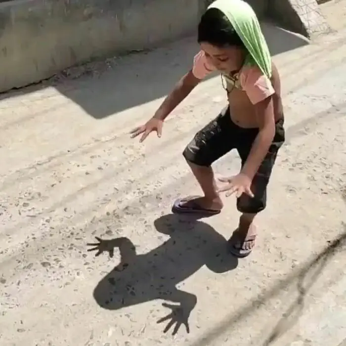30 Hilariously Odd Images Emitting A Distinct Cursed Vibe