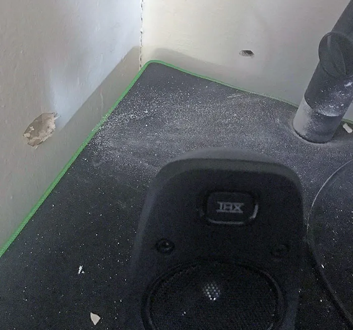 Bad Terrible Neighbors 200 6512E52A57455 700