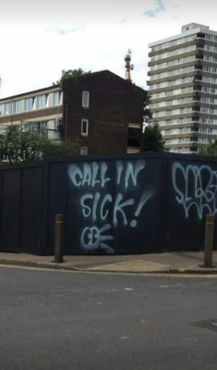 Funny Weird Graffiti 64Ccf05E85227 700