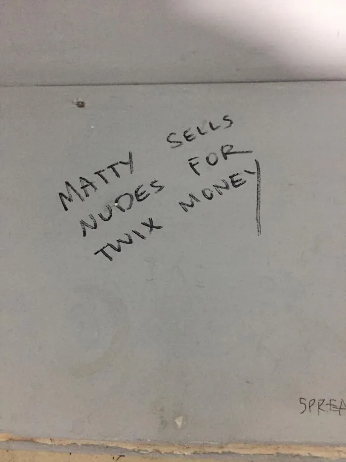 Funny Weird Graffiti 64Ccf374E0C08 700