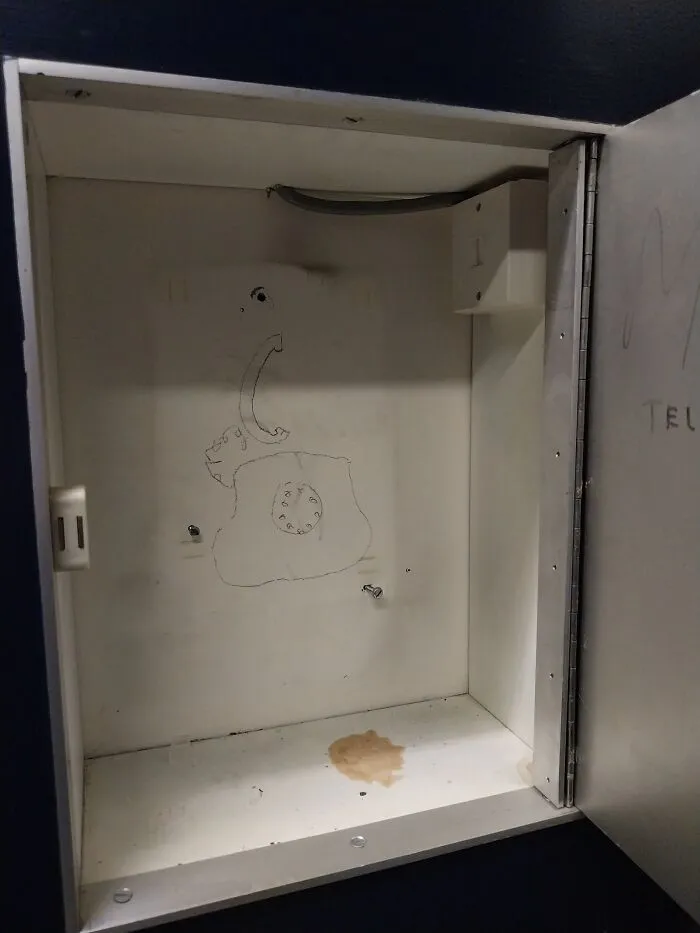 Funny Weird Graffiti 64Ccf3D2Bce71 700