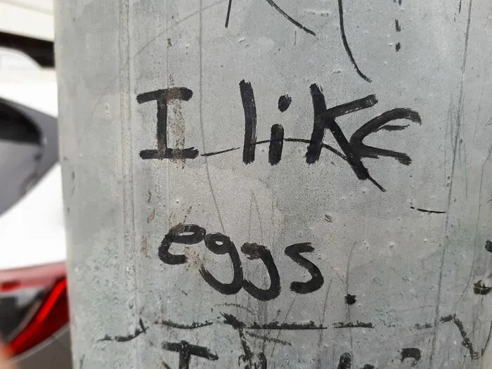 Funny Weird Graffiti 64Cd066871A06 700