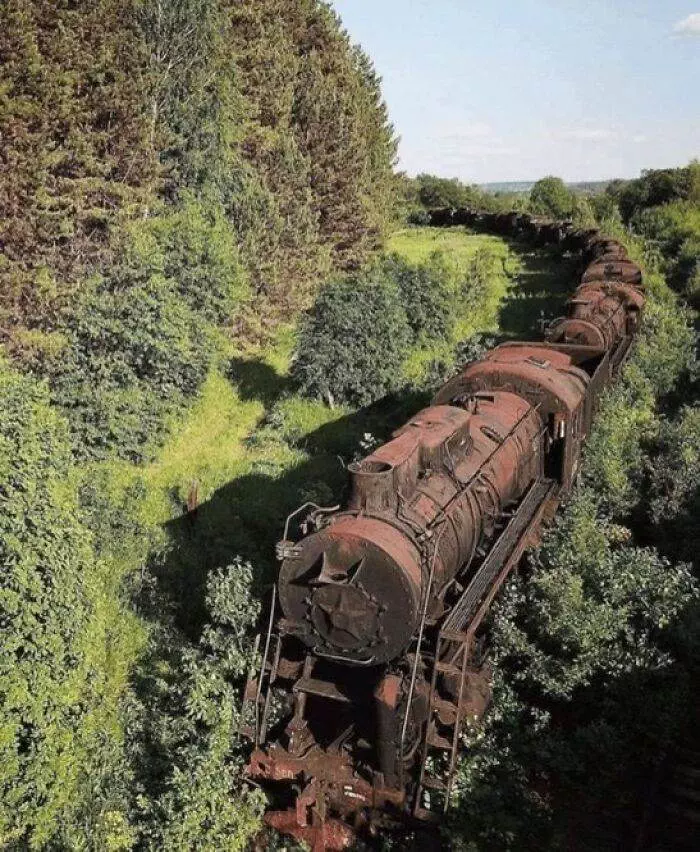 30 Absolutely Unbelievably Stunning Images Of Abandoned Places